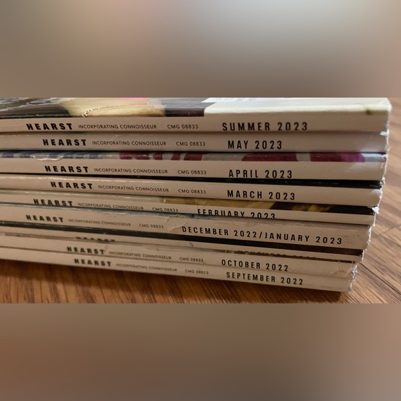 Town & Country Magazine Lot 9 Issues September 2022 - Summer 2023 - Picture 7 of 11